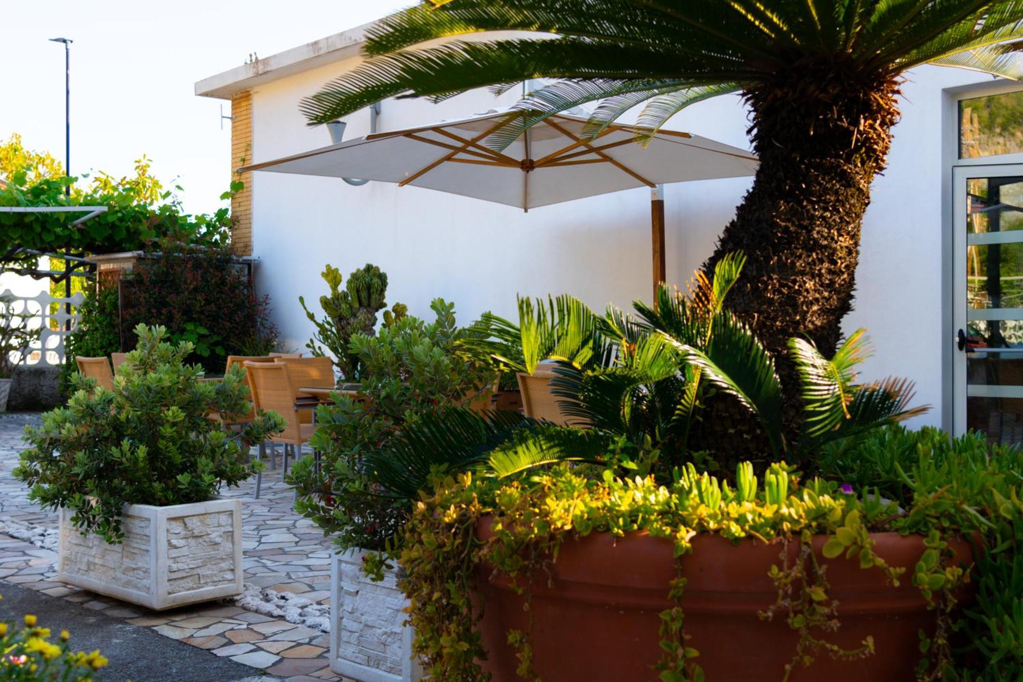 Hotel Garden Прая-а-Маре Екстер'єр фото